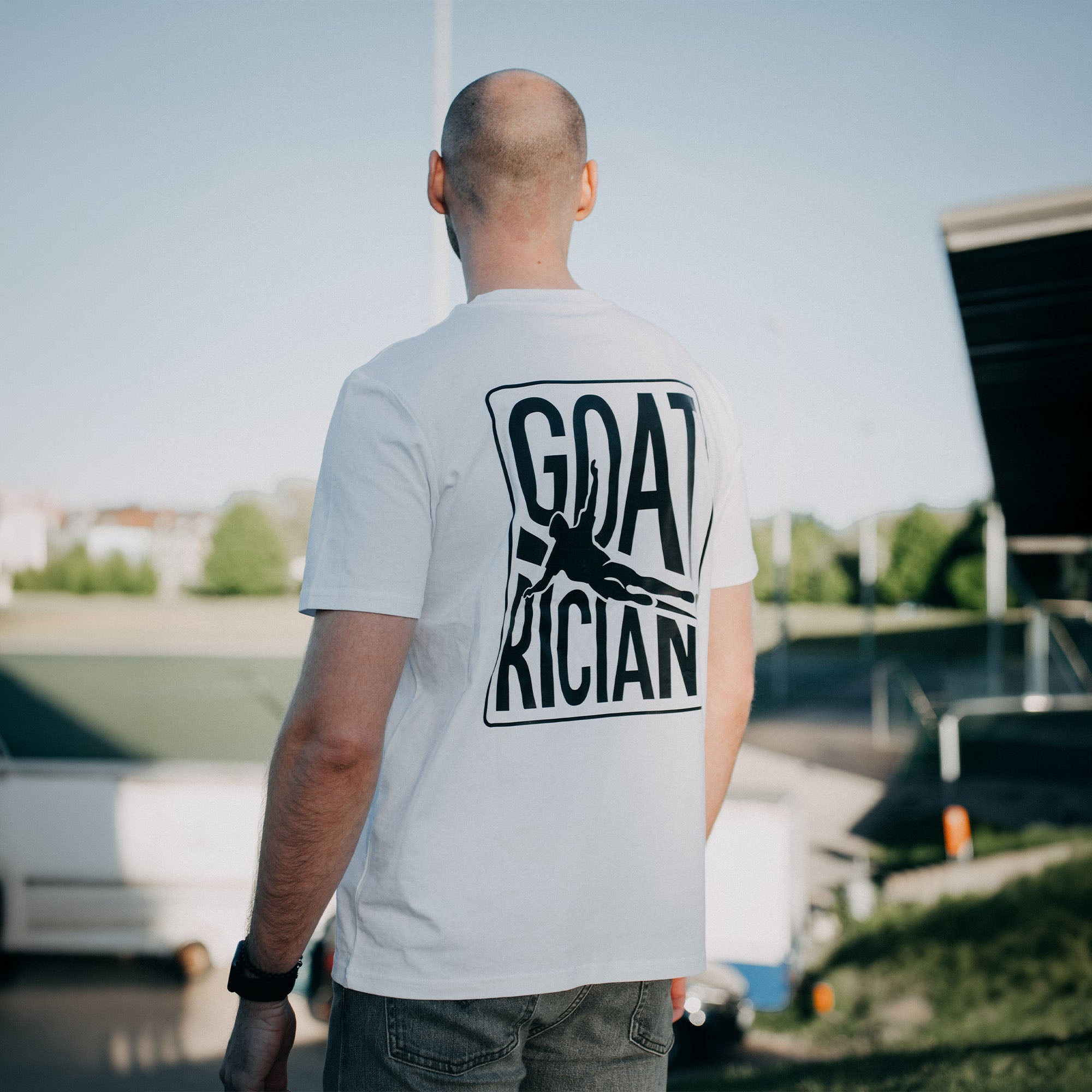 Shirt-Grätsche (Schwarz auf Weiß)